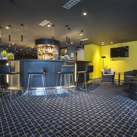 Radisson Blu Royal Garden Hotel, Hotell