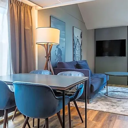 Radisson Blu Royal Garden Hotel, Hotell