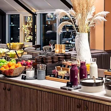 Radisson Blu Royal Garden Hotel, Hotell 4*