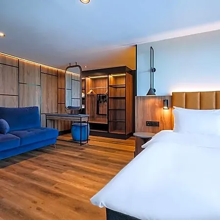 Radisson Blu Royal Garden Hotel, 4*