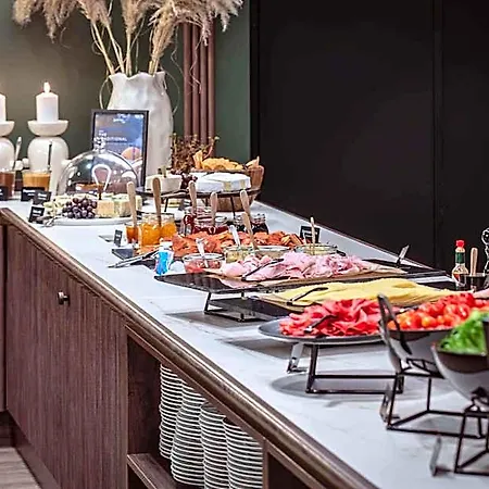 Radisson Blu Royal Garden Hotel, 4*