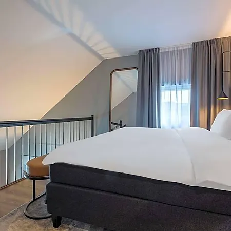 Radisson Blu Royal Garden Hotel, Hotell
