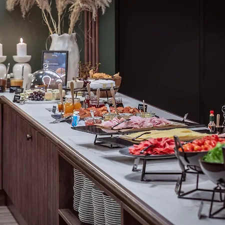 Radisson Blu Royal Garden Hotel,